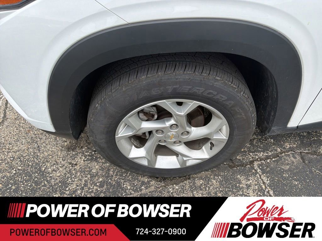 Used 2024 Chevrolet Trax LS w/ LS Convenience Package FWD image 2