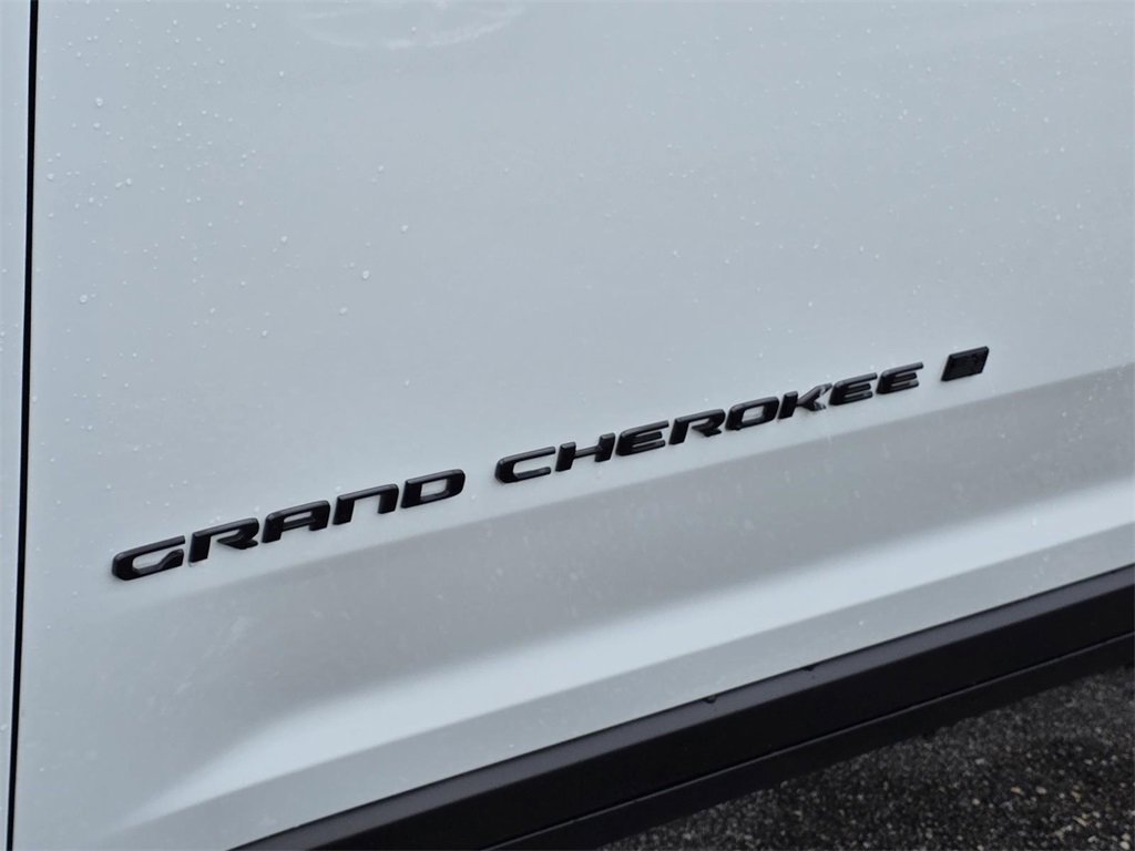 New 2025 Jeep Grand Cherokee L Altitude image 31