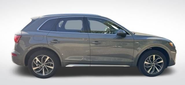 Used 2023 Audi Q5 2.0T Premium Plus w/ Premium Plus Package AWD/4WD image 9