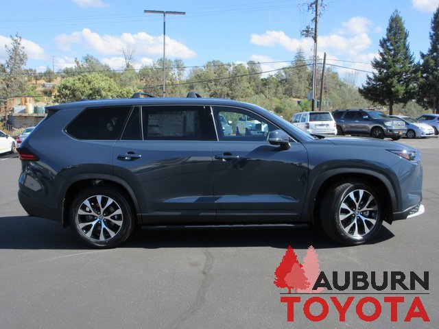 New 2026 Toyota Grand Highlander AWD Hybrid image 2