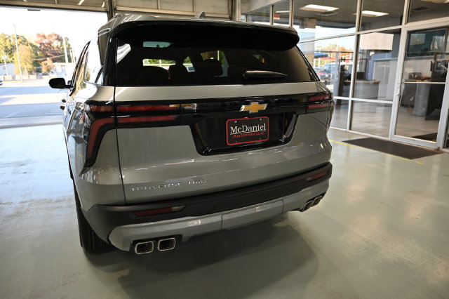 New 2027 Chevrolet Traverse LT w/ LPO, Floor Liner Package AWD/4WD image 6