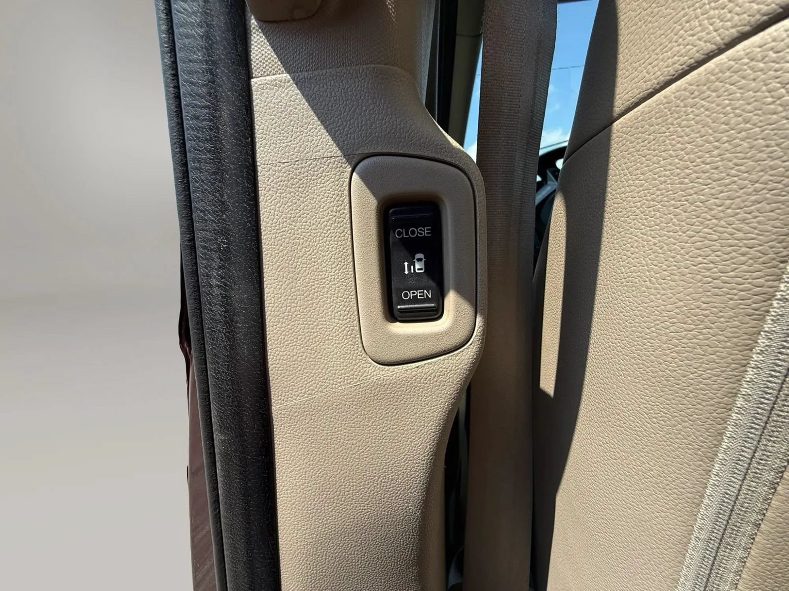 Used 2014 Honda Odyssey EX-L image 18