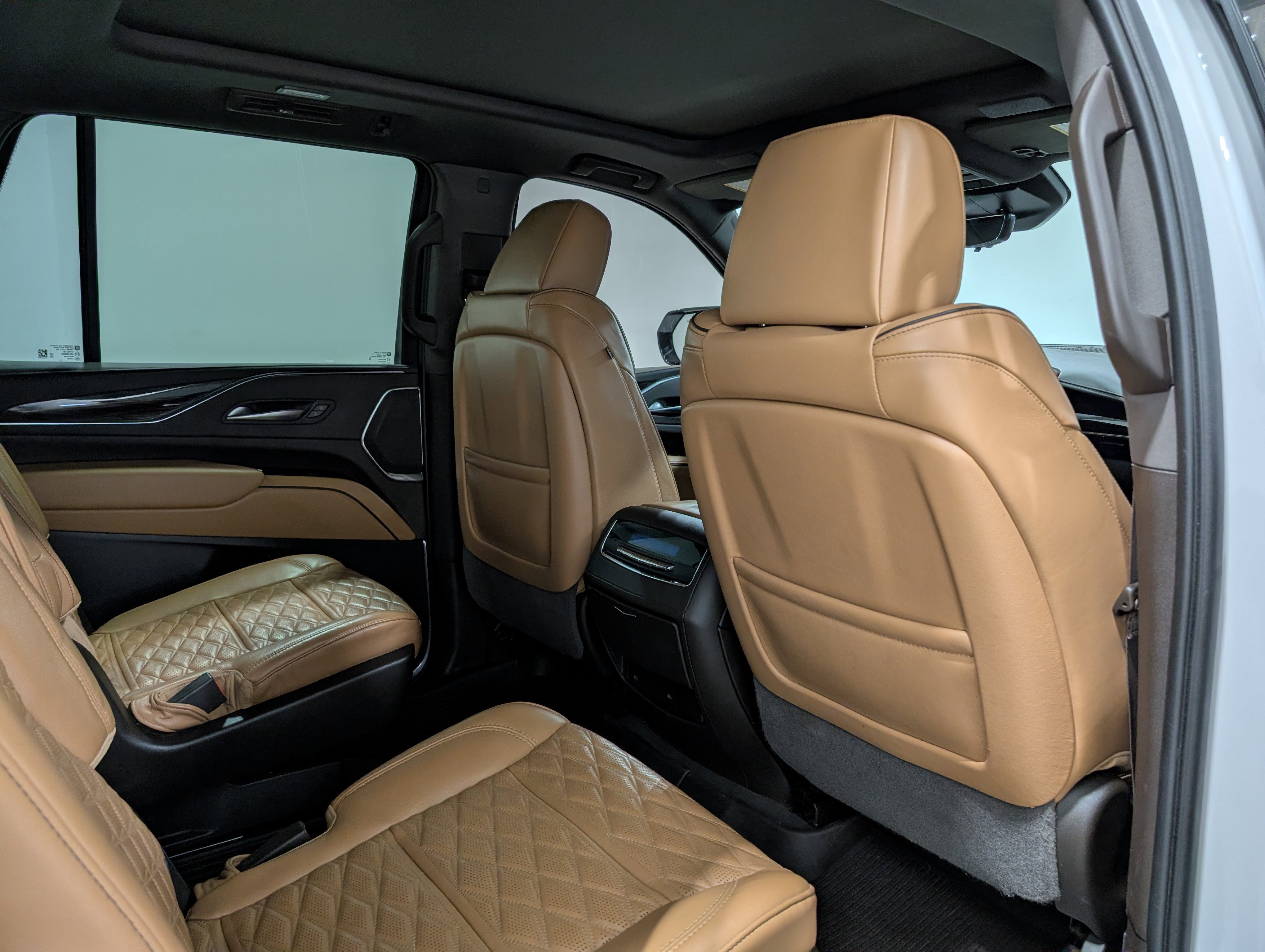 Used 2023 Cadillac Escalade Sport w/ LPO, ONYX Package AWD/4WD image 21