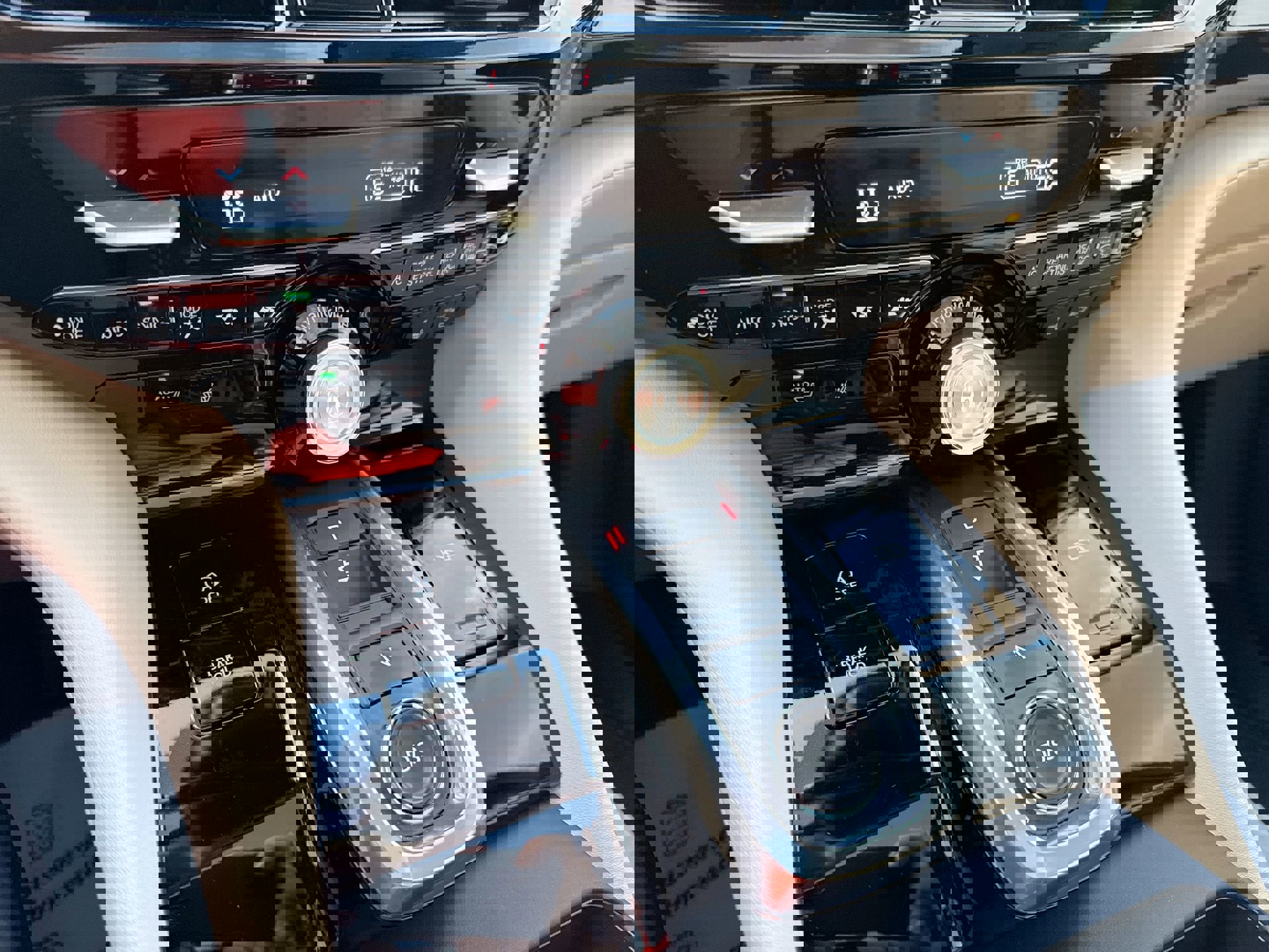 Used 2025 Acura MDX SH-AWD w/ Technology Package image 17