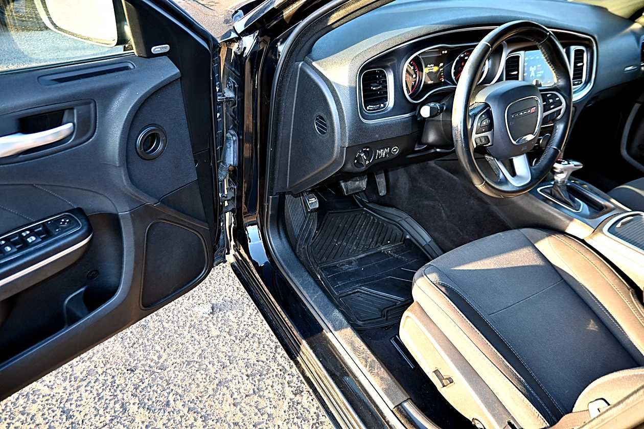 Used 2017 Dodge Charger R/T image 17