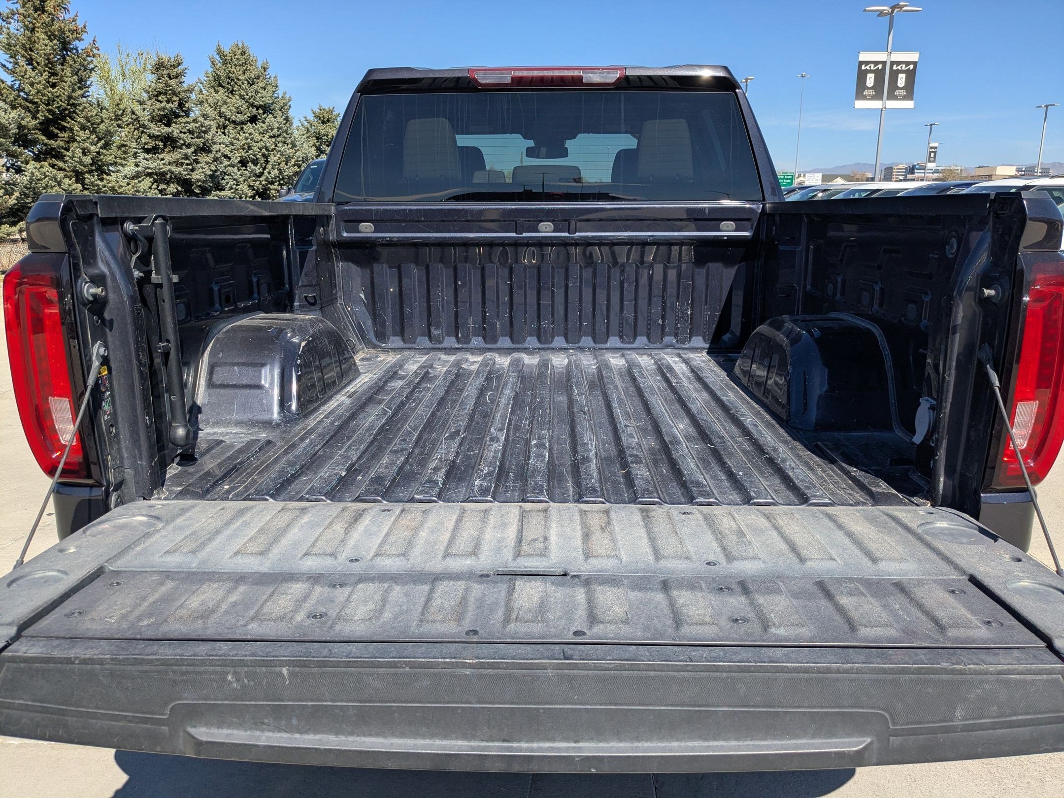 Used 2022 GMC Sierra 1500 SLT w/ X31 Off-Road Package image 31