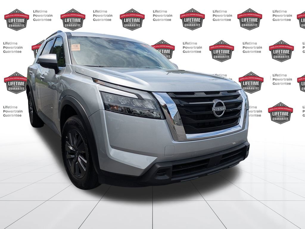 Used 2024 Nissan Pathfinder SV