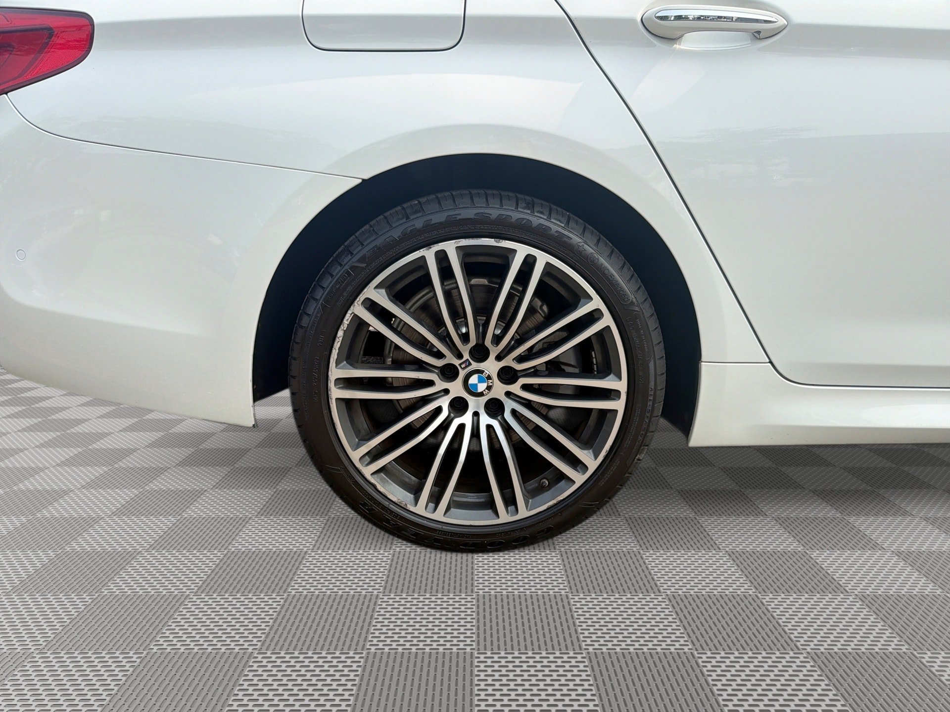 Used 2018 BMW 530i xDrive w/ M Sport Package AWD/4WD image 30