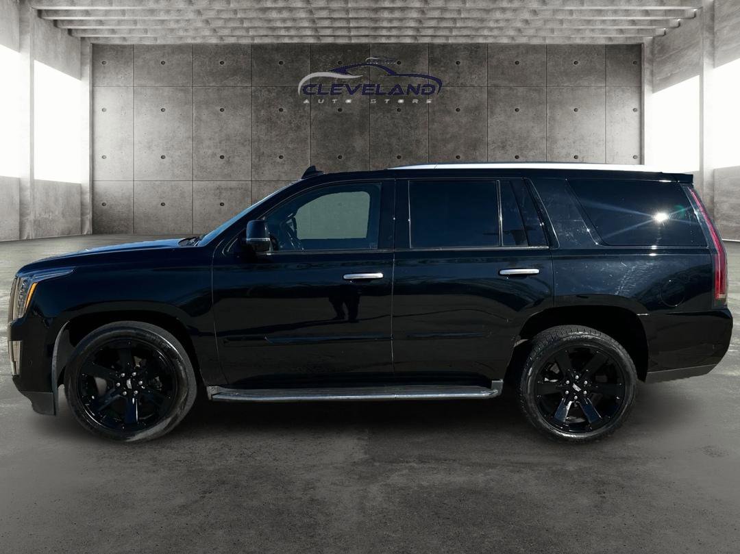 Used 2019 Cadillac Escalade Luxury w/ Escalade Sport Edition AWD/4WD image 6