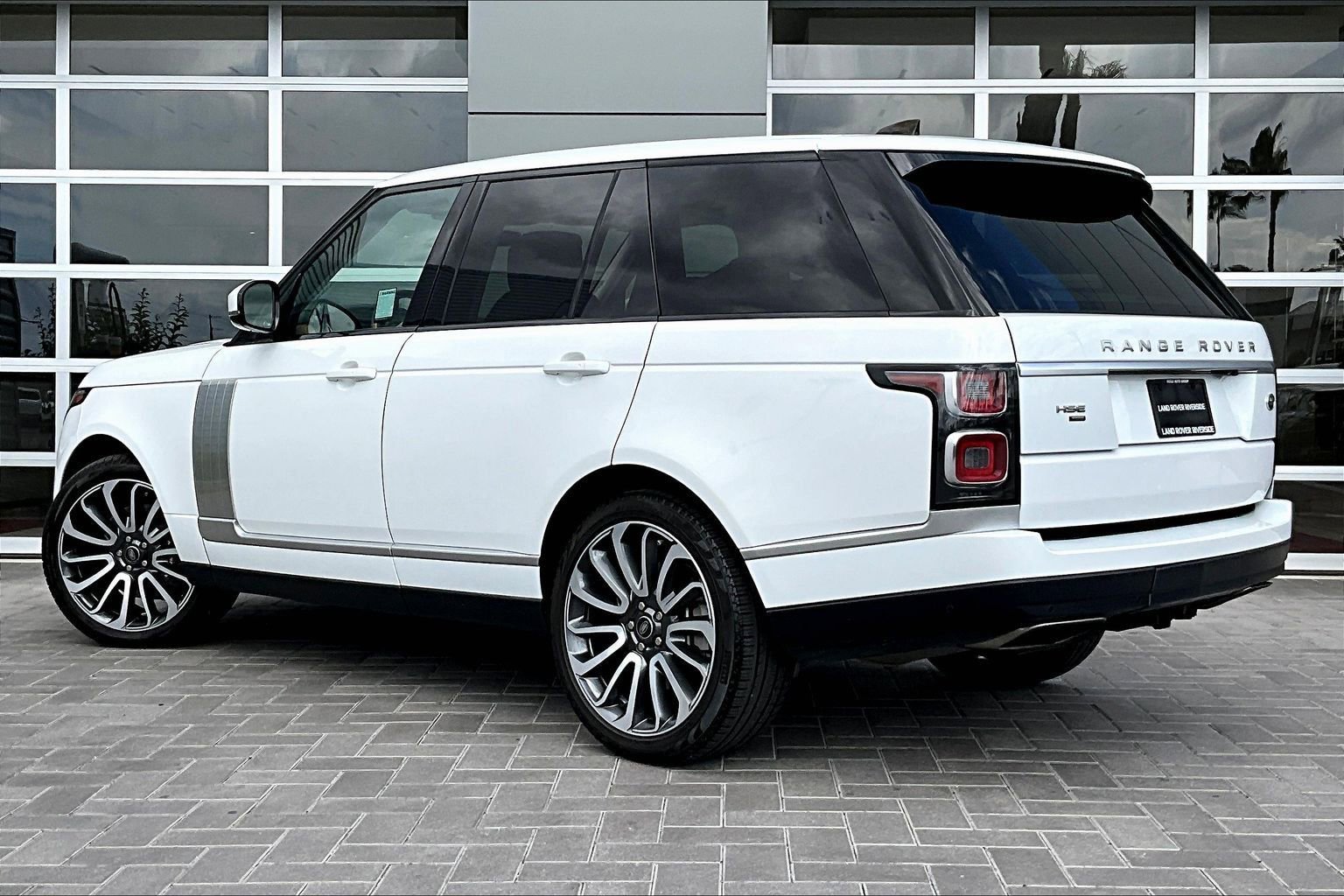 Used 2021 Land Rover Range Rover P525 Westminster Edition image 12