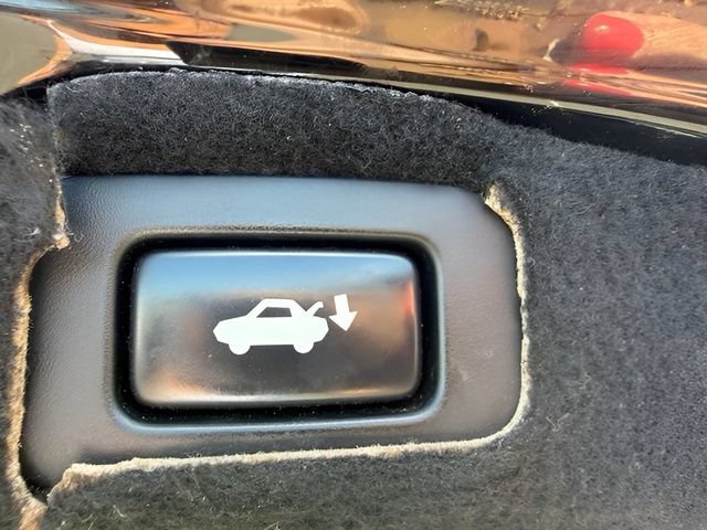 Used 2011 Lexus LS 460 AWD w/ Comfort Pkg image 9