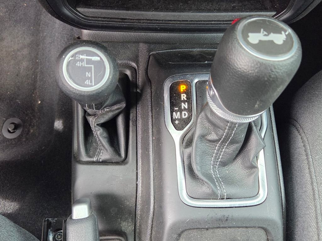 Used 2024 Jeep Wrangler Sport image 18