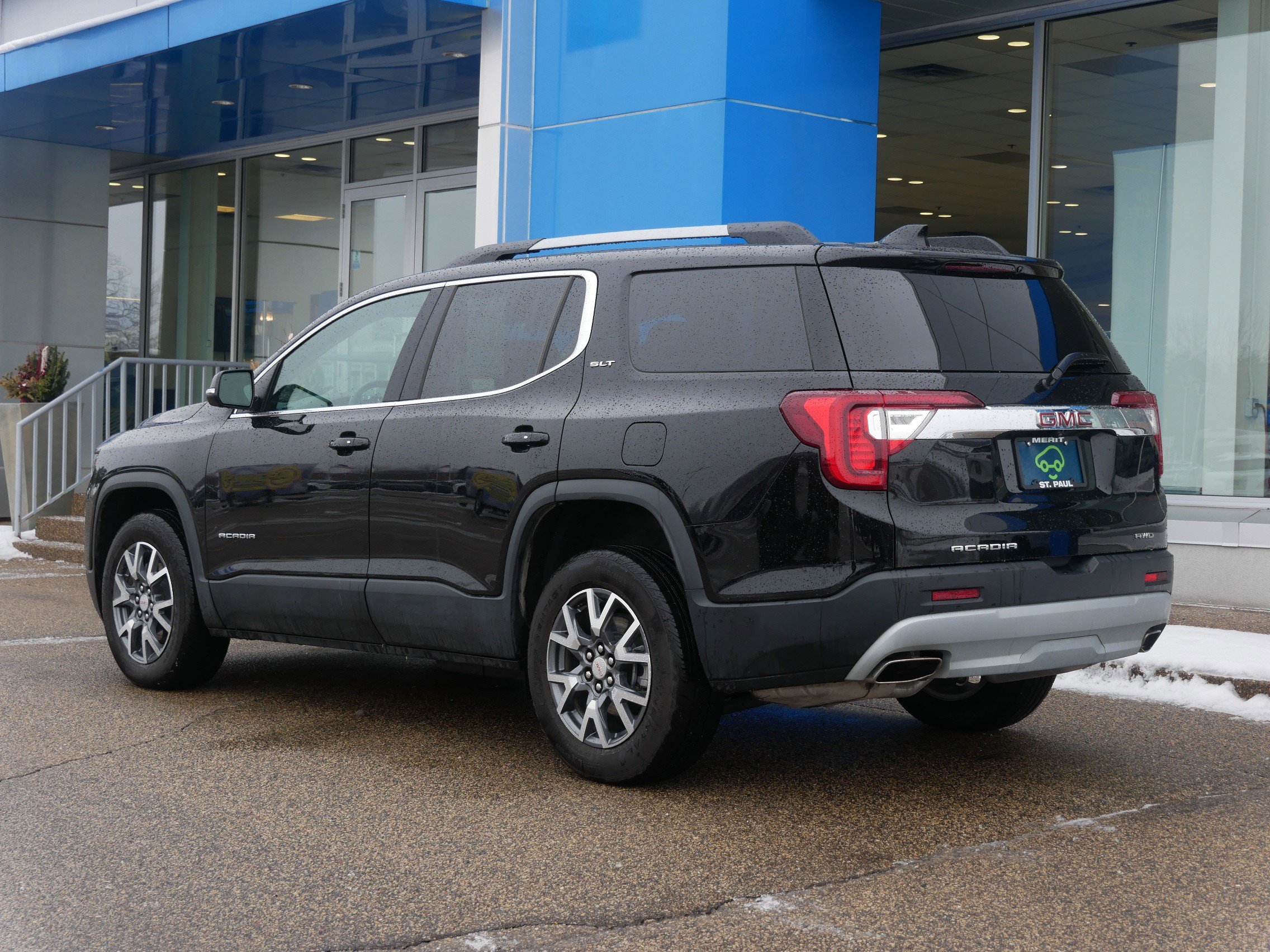 Certified 2023 GMC Acadia SLT w/ Preferred Package AWD/4WD image 4
