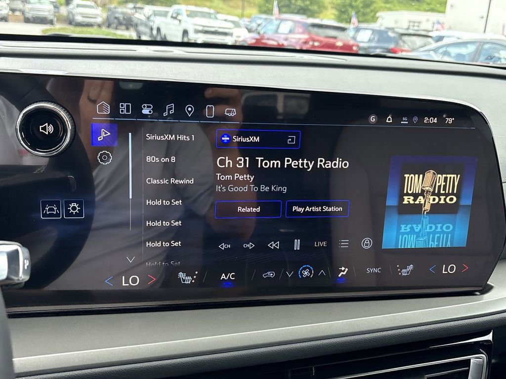 New 2025 Chevrolet Traverse LT image 15