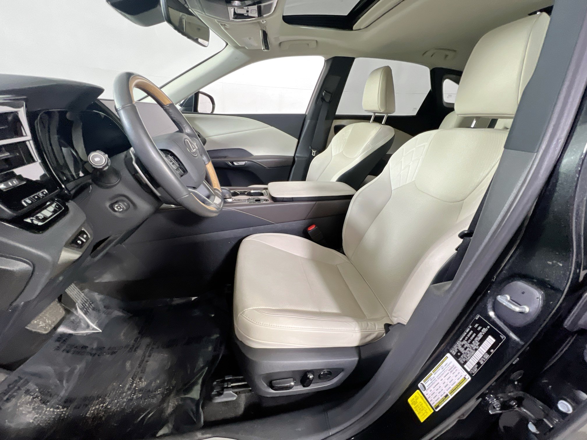 Used 2024 Lexus RX 350 Premium w/ Accessory Package (Z1) AWD/4WD image 20