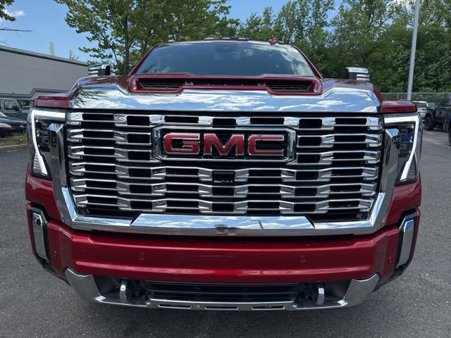 Used 2024 GMC Sierra 3500 Denali AWD/4WD image 2
