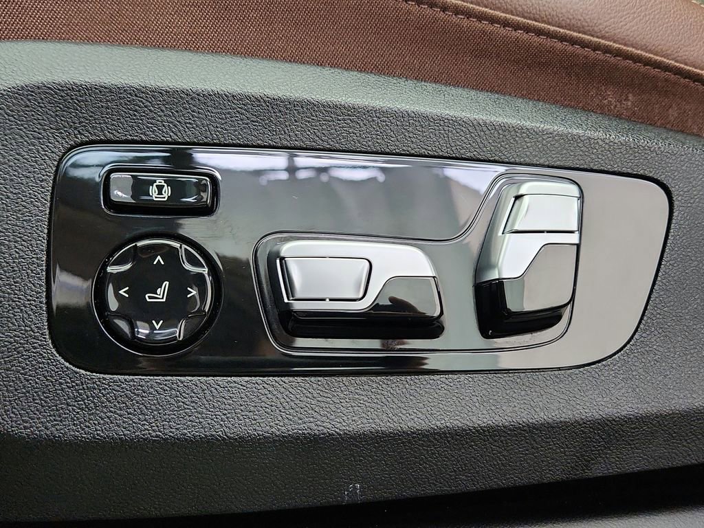 Used 2019 BMW X7 xDrive40i w/ Luxury Seating Package image 33