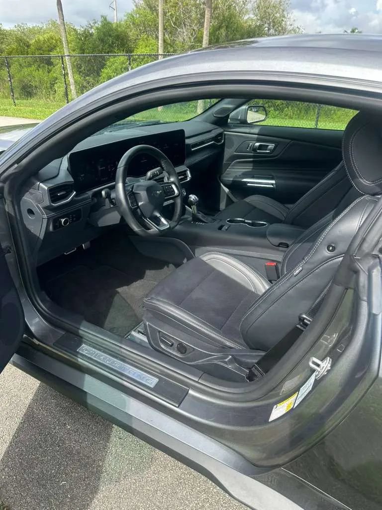 Used 2025 Ford Mustang Premium RWD image 8