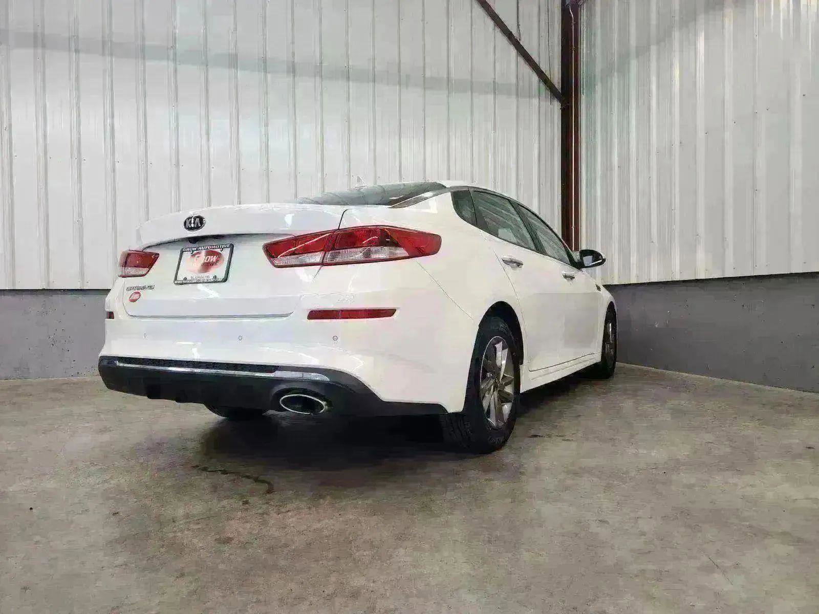 Used 2020 Kia Optima LX image 6
