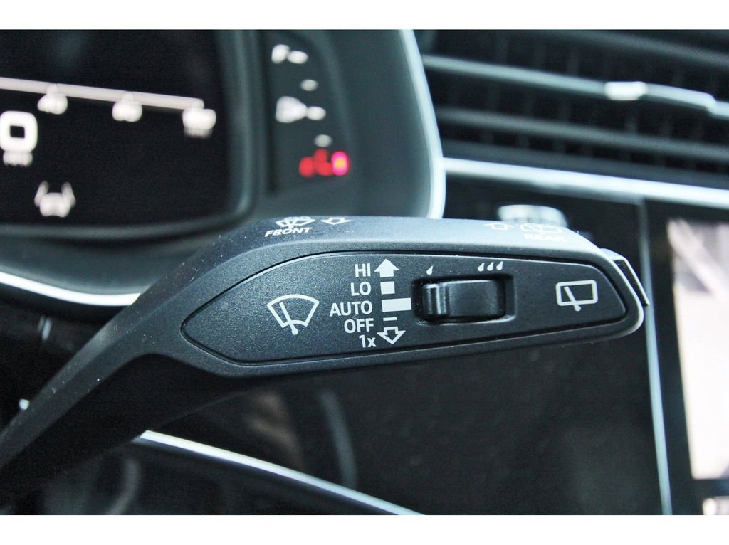 Used 2025 Audi Q7 3.0T Premium Plus image 18