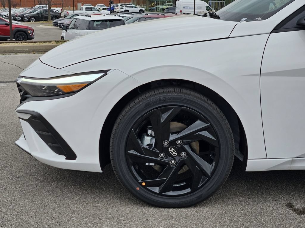 New 2026 Hyundai Elantra SEL FWD image 10