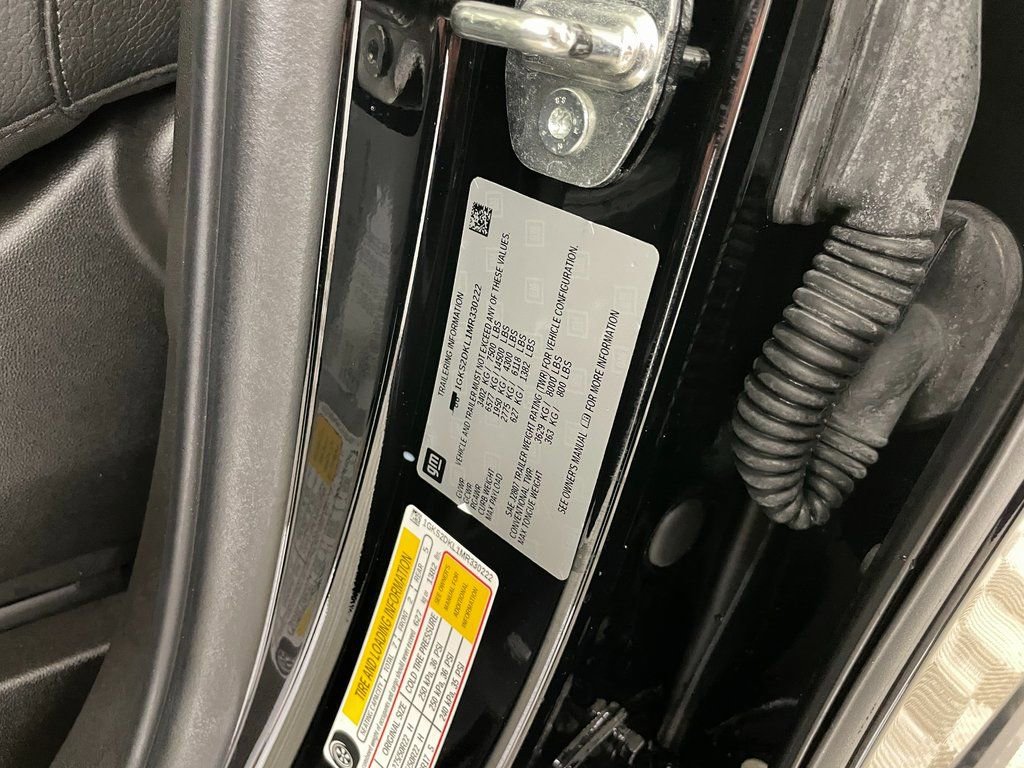 Used 2021 GMC Yukon Denali w/ Denali Ultimate Package AWD/4WD image 39