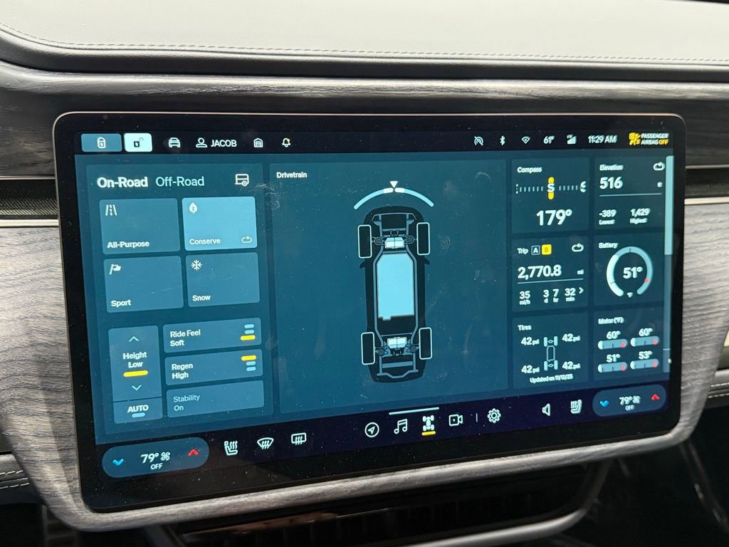 Used 2022 Rivian R1T Adventure image 31