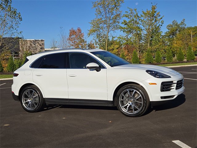 Used 2023 Porsche Cayenne image 2