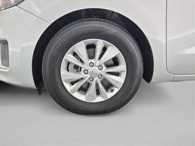 Used 2017 Kia Sedona LX w/ LX Essentials Premium Package FWD image 25