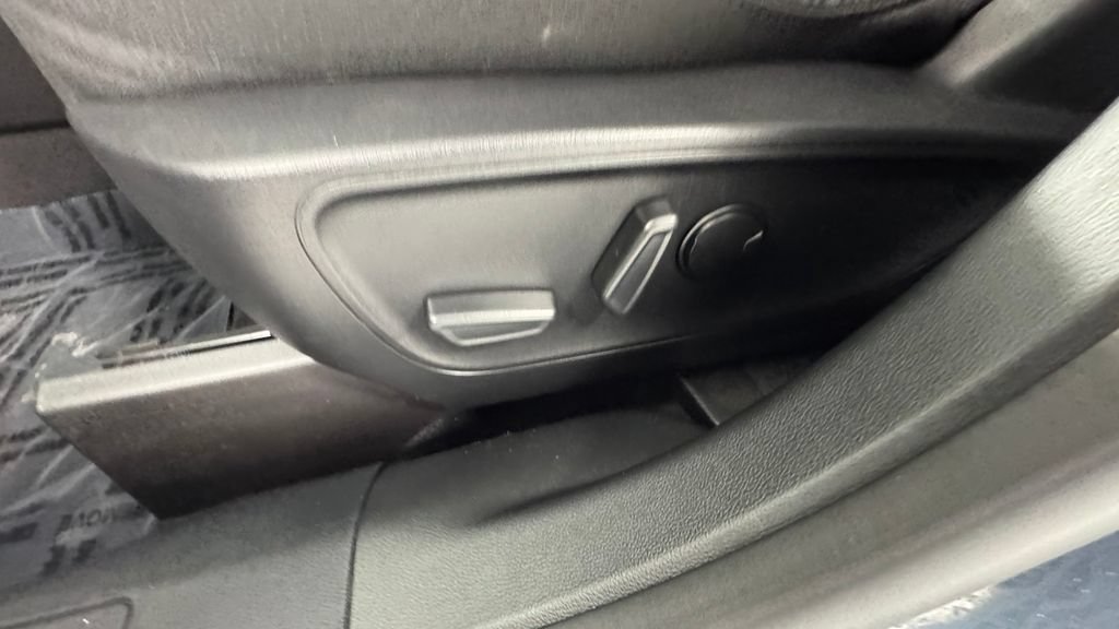 Used 2024 Ford Escape Active AWD/4WD image 11