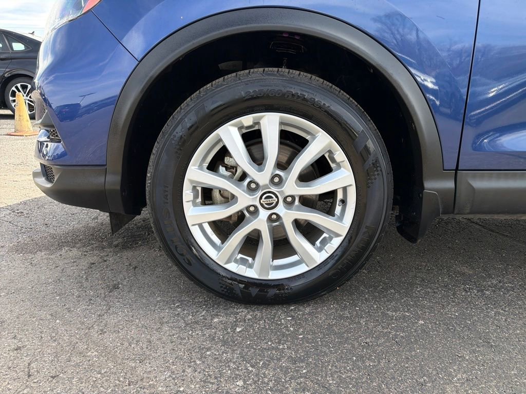 Used 2022 Nissan Rogue Sport S image 29
