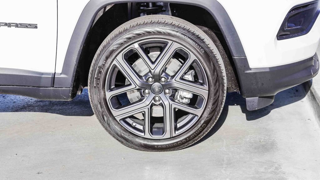 New 2026 Jeep Compass Limited AWD/4WD image 11