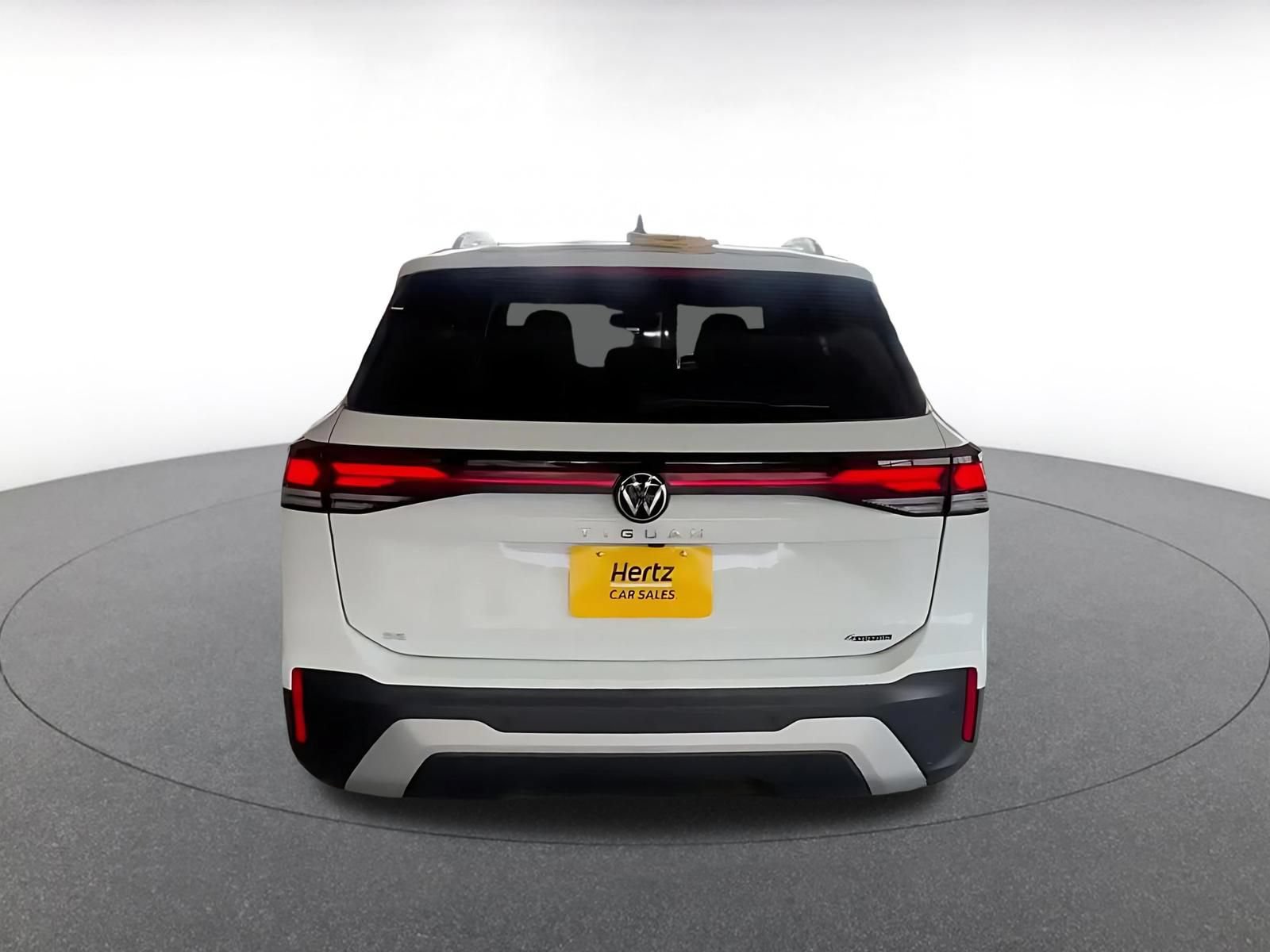 Used 2026 Volkswagen Tiguan SE AWD/4WD image 12