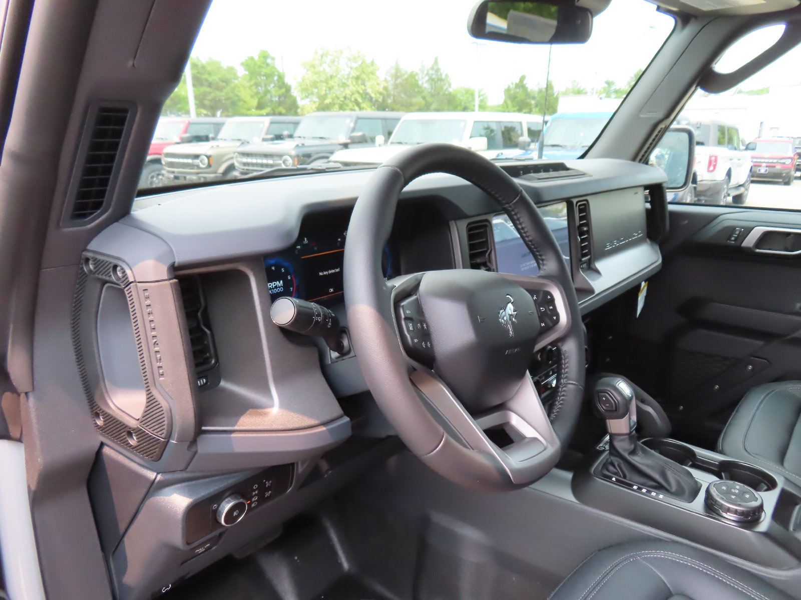 New 2026 Ford Bronco Big Bend w/ Black Diamond Package AWD/4WD image 8