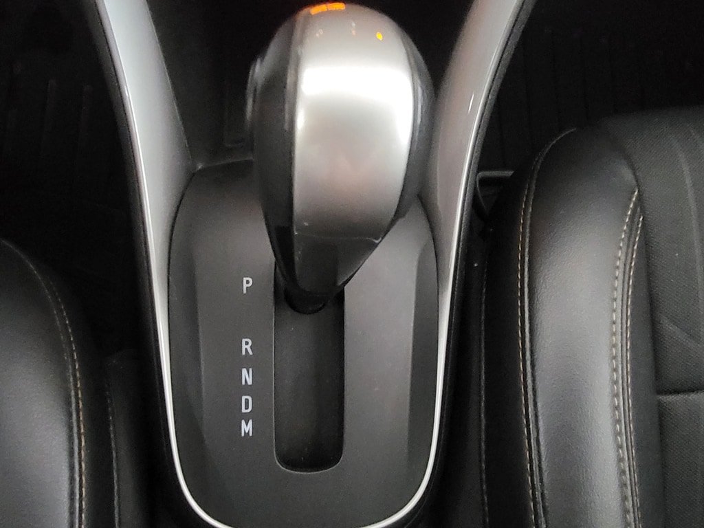 Used 2018 Chevrolet Trax LT w/ LT Convenience Package AWD/4WD image 18