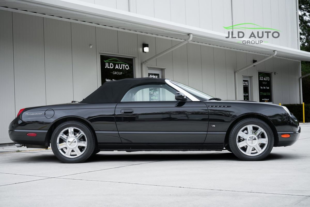 Used 2004 Ford Thunderbird Premium image 17