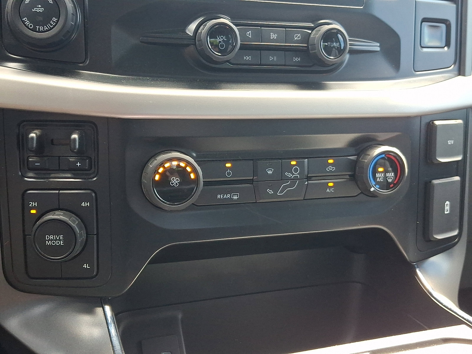 Used 2022 Ford F150 XLT w/ Trailer Tow Package AWD/4WD image 16