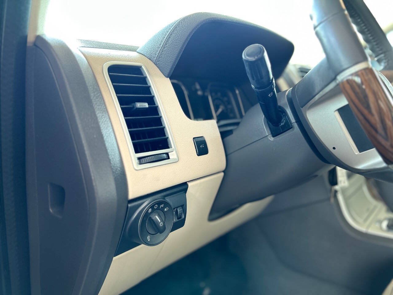 Used 2010 Lincoln MKX 2WD image 79