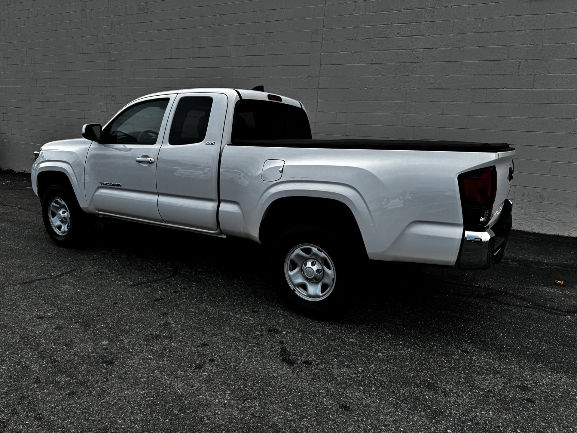 Used 2021 Toyota Tacoma SR5 image 3