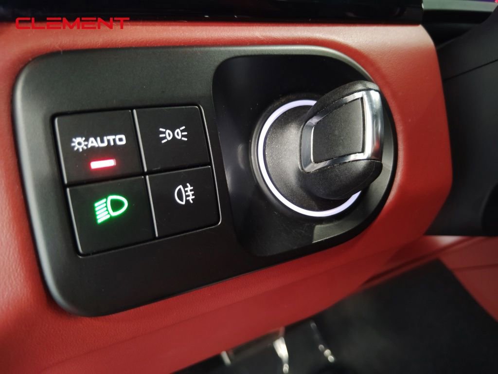 Used 2022 Porsche Cayenne S image 16