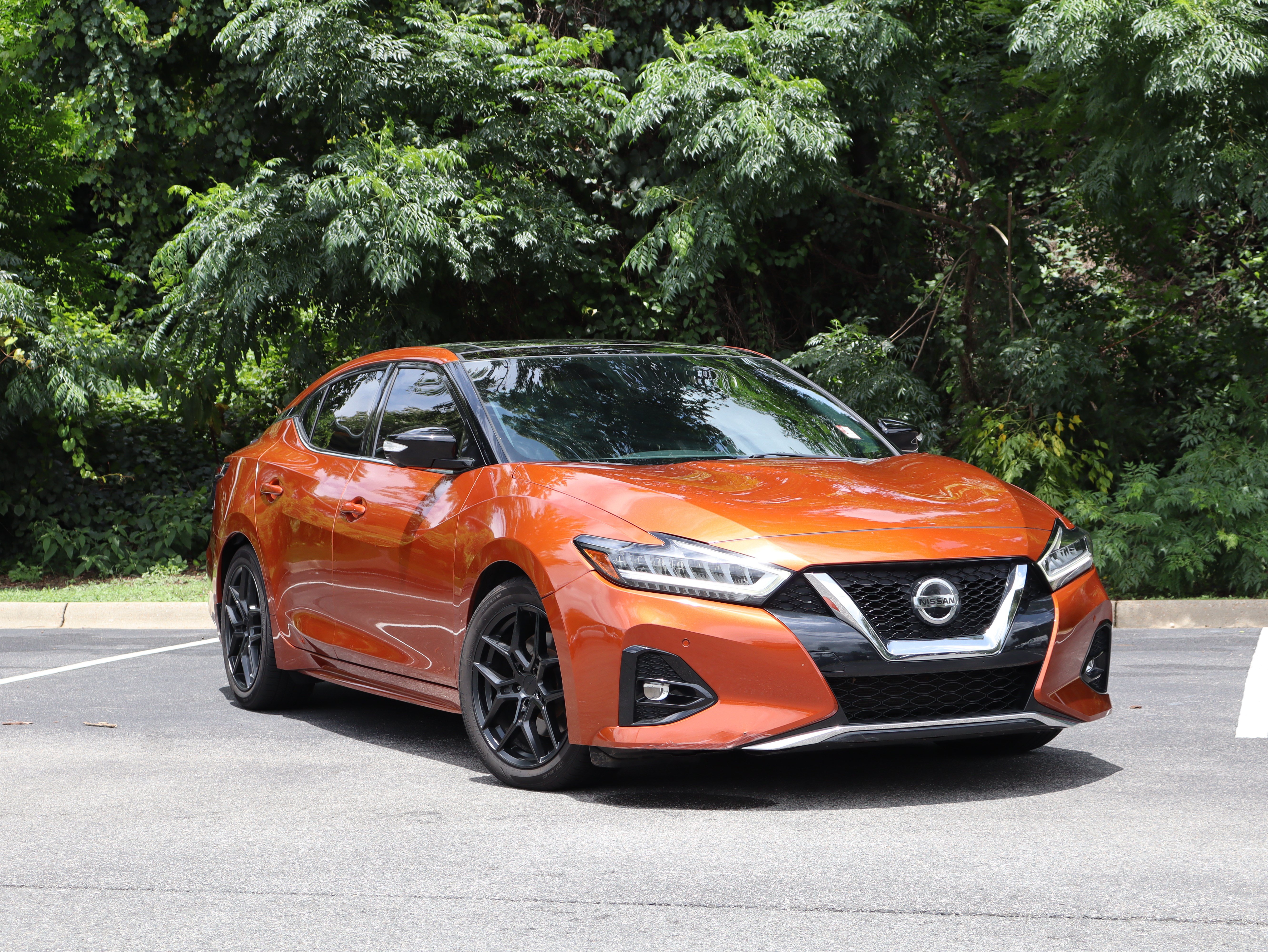 Used 2020 Nissan Maxima SR w/ Sport Mat Group FWD image 2