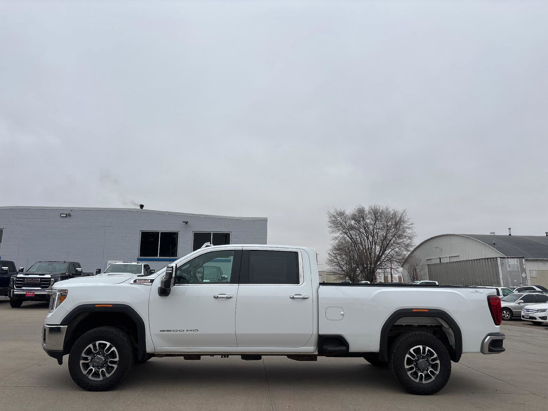 Used 2023 GMC Sierra 2500 SLT w/ SLT Preferred Package image 2