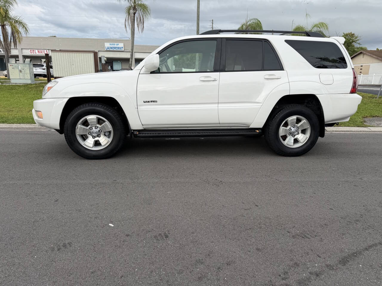 Used 2005 Toyota 4Runner Limited RWD image 3