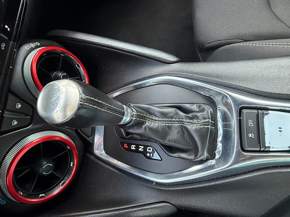 Used 2020 Chevrolet Camaro LT RWD image 26