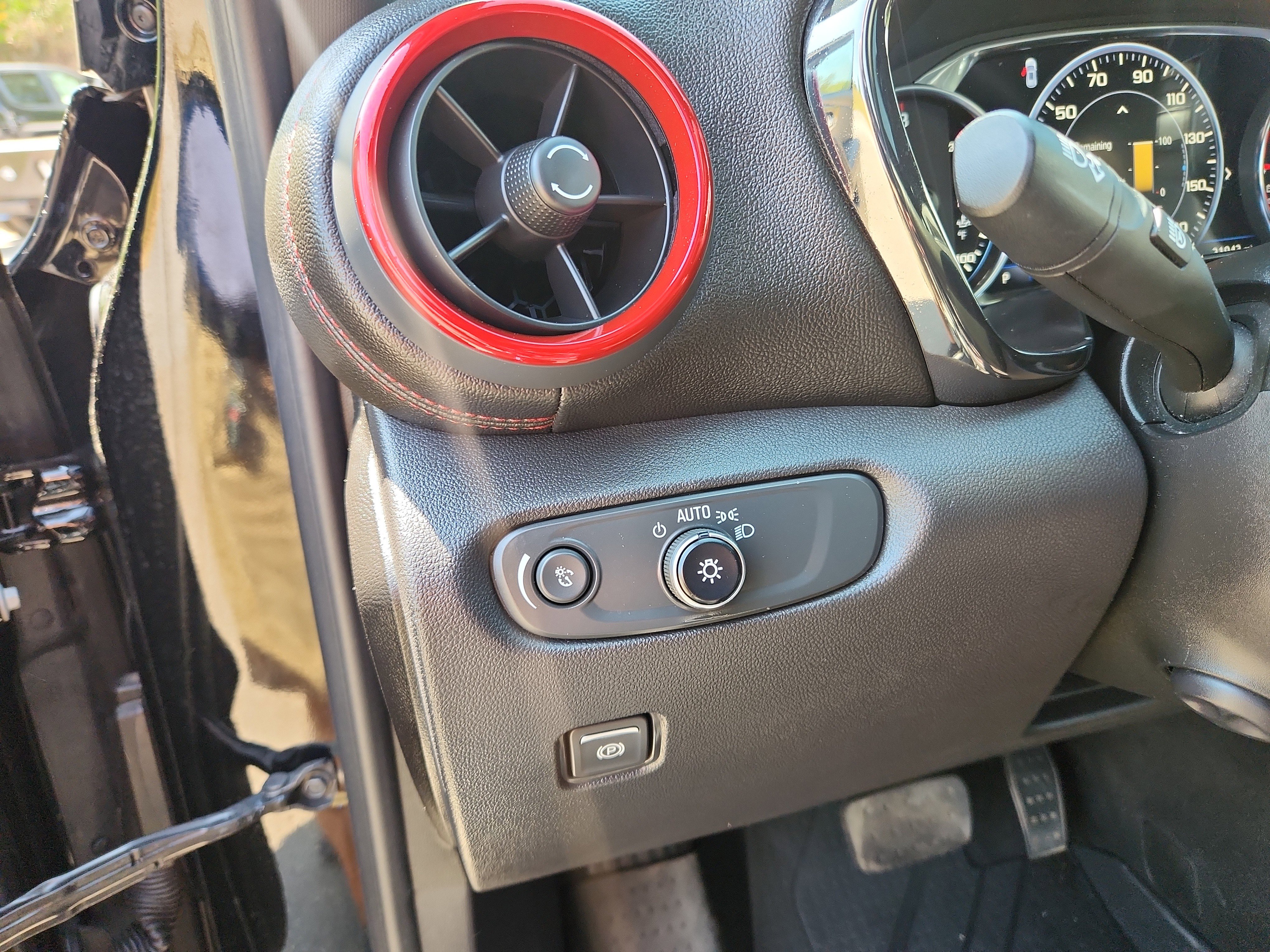 Used 2025 Chevrolet Blazer RS w/ Driver Confidence II Package image 28
