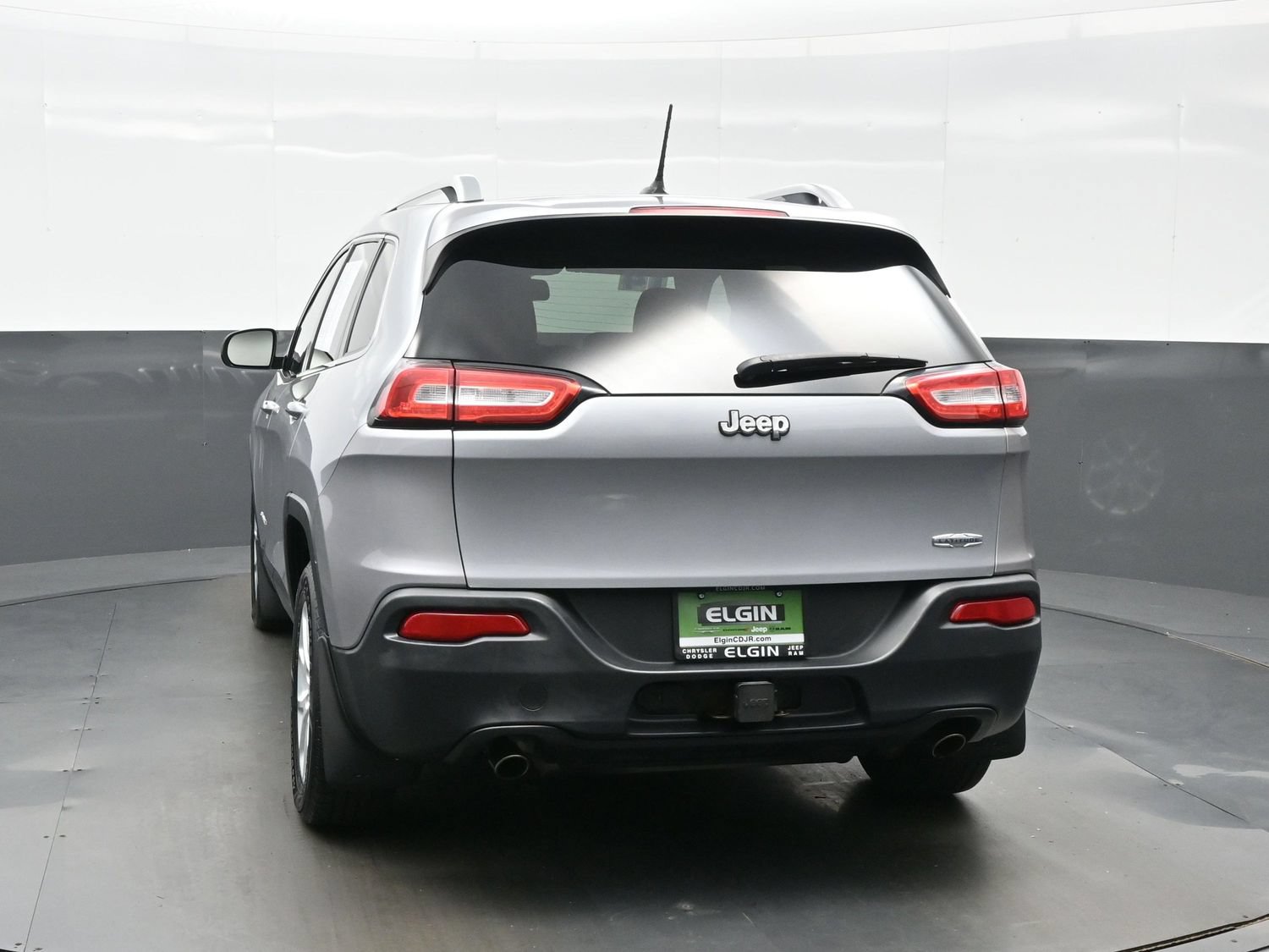 Used 2014 Jeep Cherokee Latitude w/ Trailer Tow Group FWD image 8