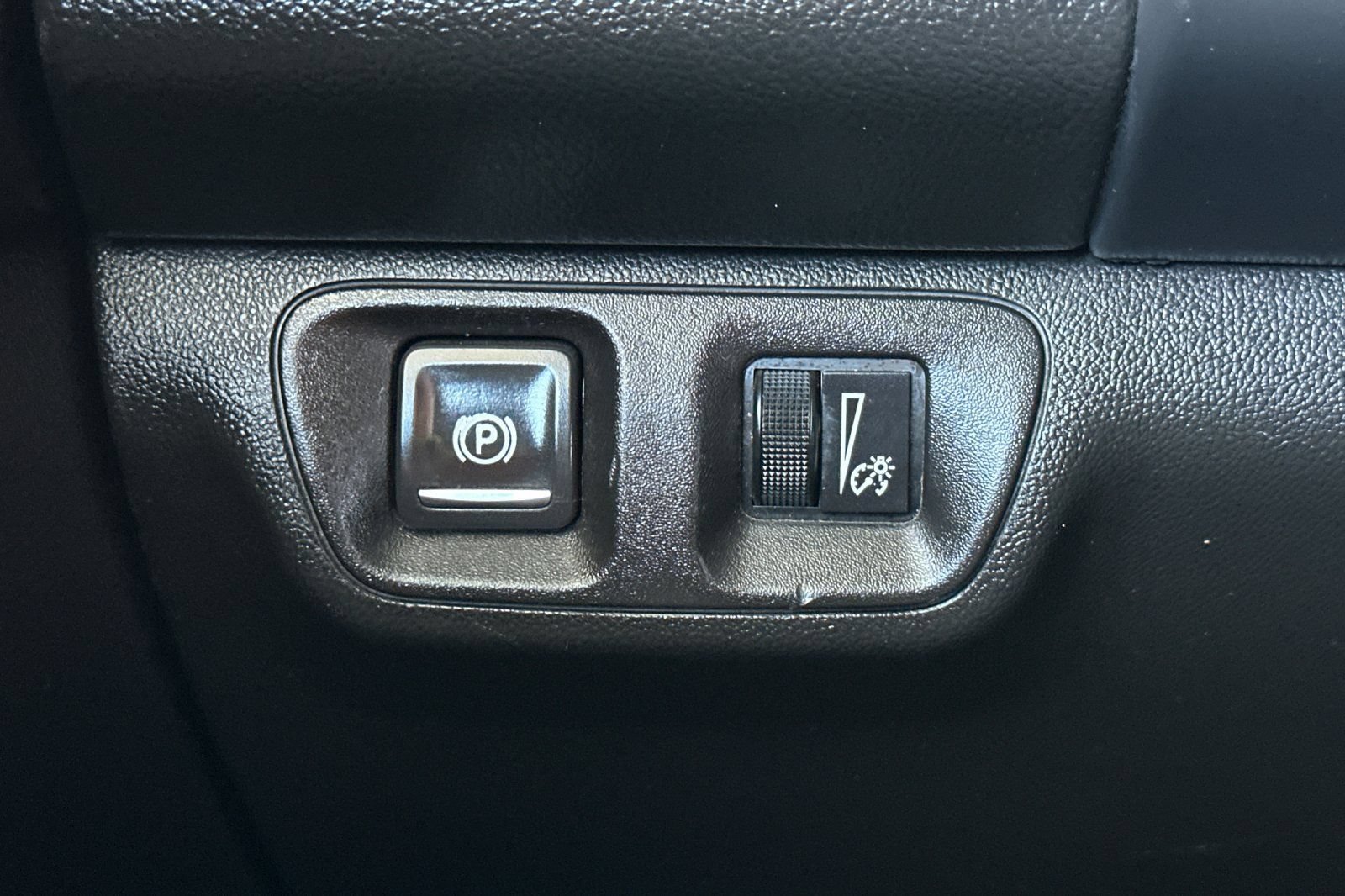 Certified 2020 GMC Acadia SLE FWD image 36