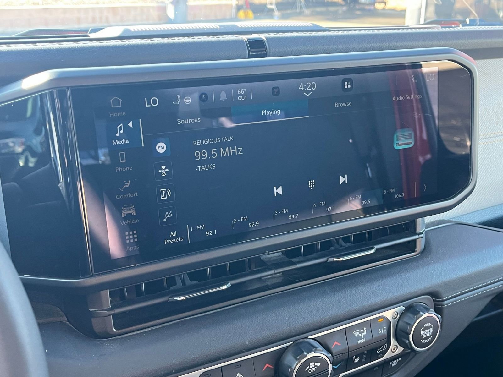 Used 2025 Jeep Wrangler Sahara image 21