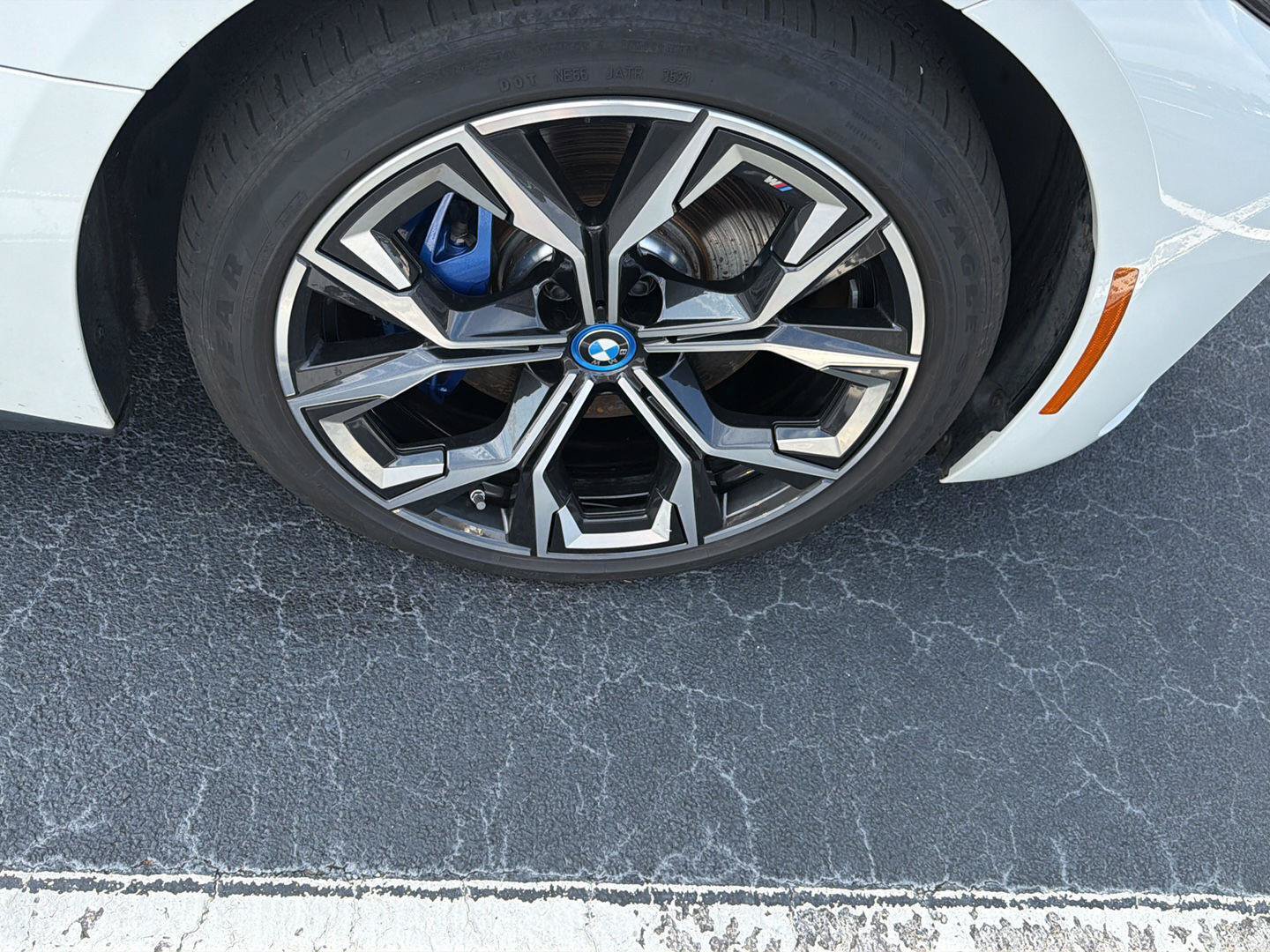 Used 2022 BMW i4 M50 w/ Premium Package AWD/4WD image 7