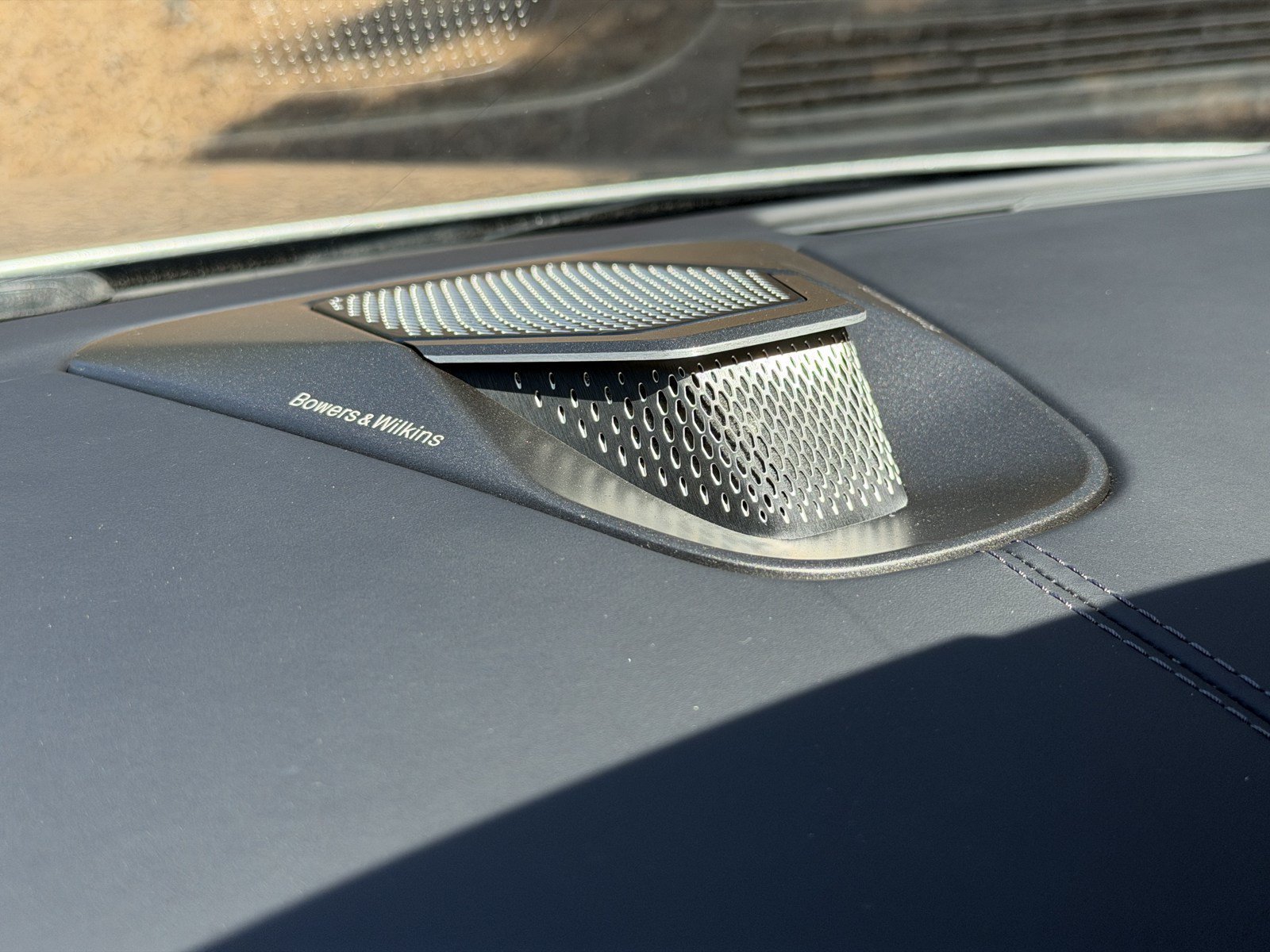 New 2026 Aston Martin Vanquish Convertible RWD image 30